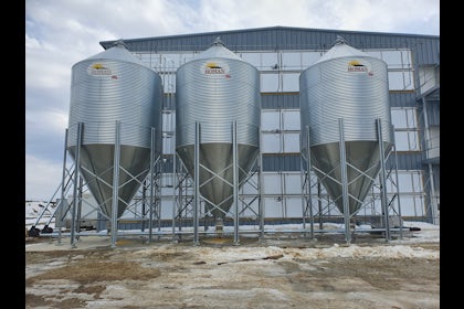 Cage free layer project Ohio USA2